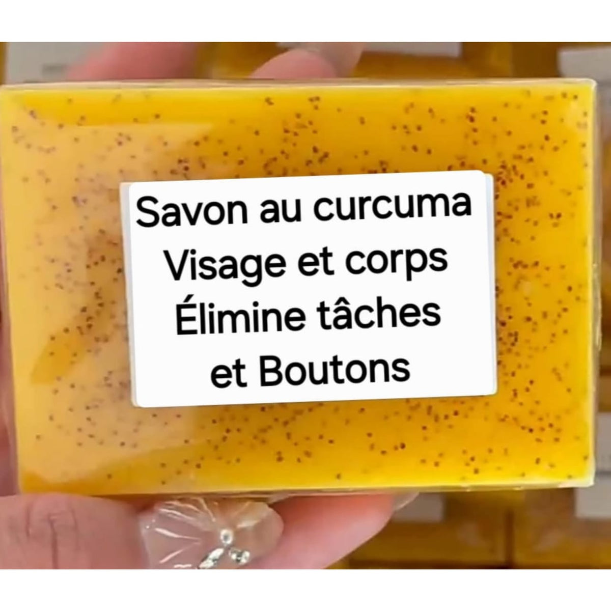 savon au curcuma, savon anti taches, soin visage naturel, savon éclat du teint.